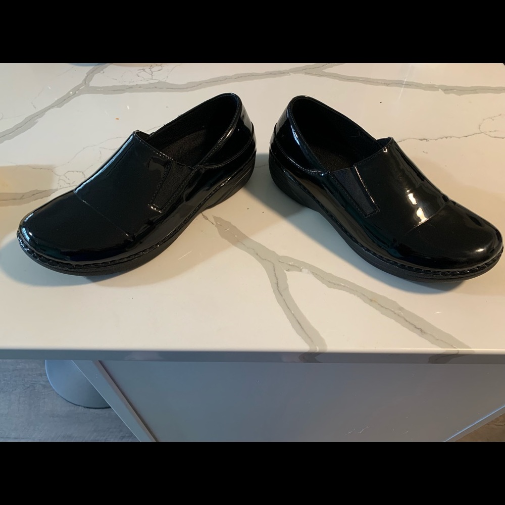 Spring Step black patent leather clog size 10